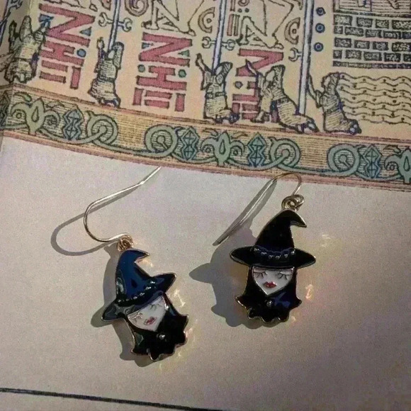 Witch Hat Earrings  - Black - Picture 7 of 7